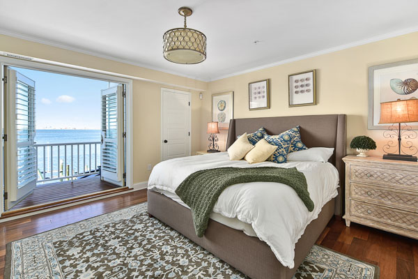 Bedroom in an oceanfront vacation rental