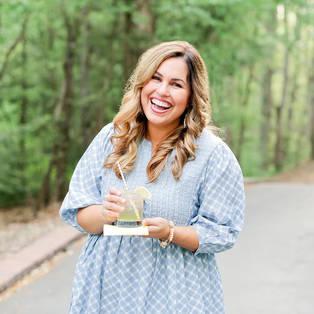 Amber Housley, a female business coach and marketing strategist